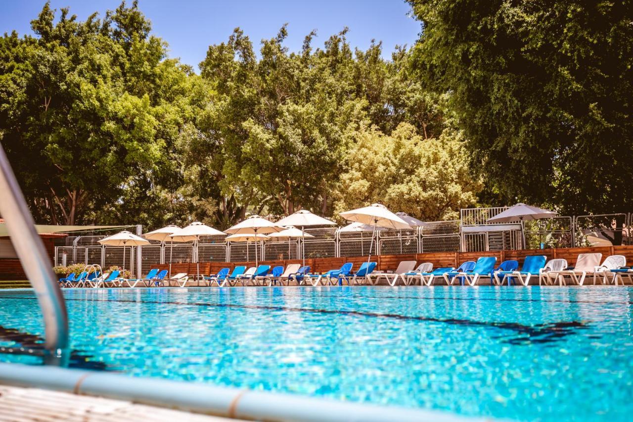 Kfar Maccabiah Business & Sport Hotel Рамат-Ган Экстерьер фото
