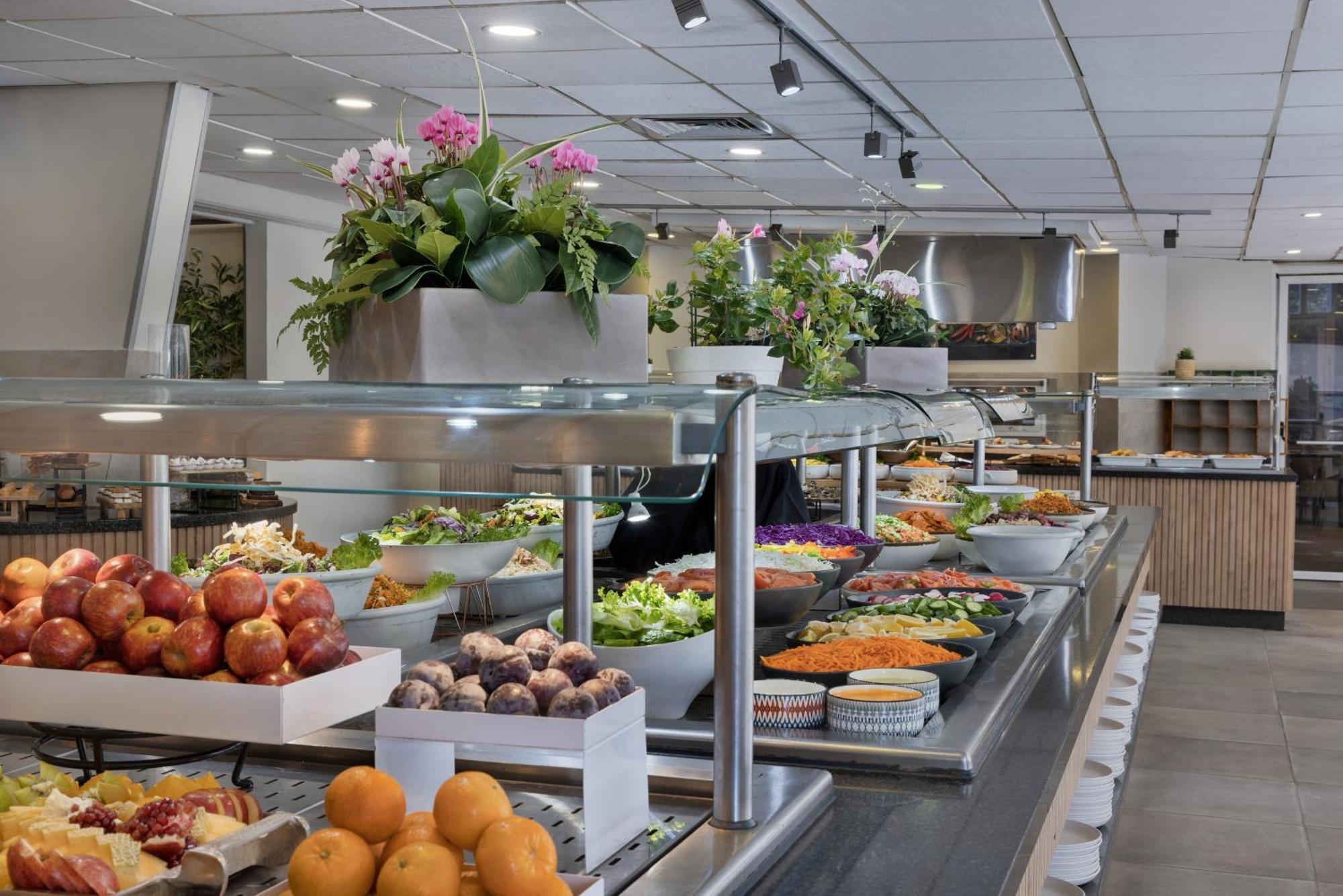 Kfar Maccabiah Business & Sport Hotel Рамат-Ган Экстерьер фото