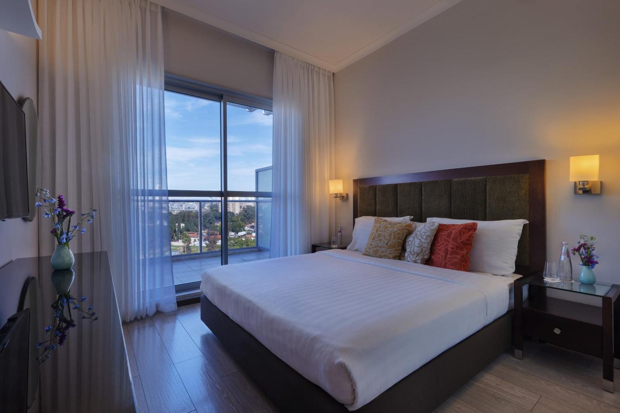 Kfar Maccabiah Business & Sport Hotel Рамат-Ган Экстерьер фото