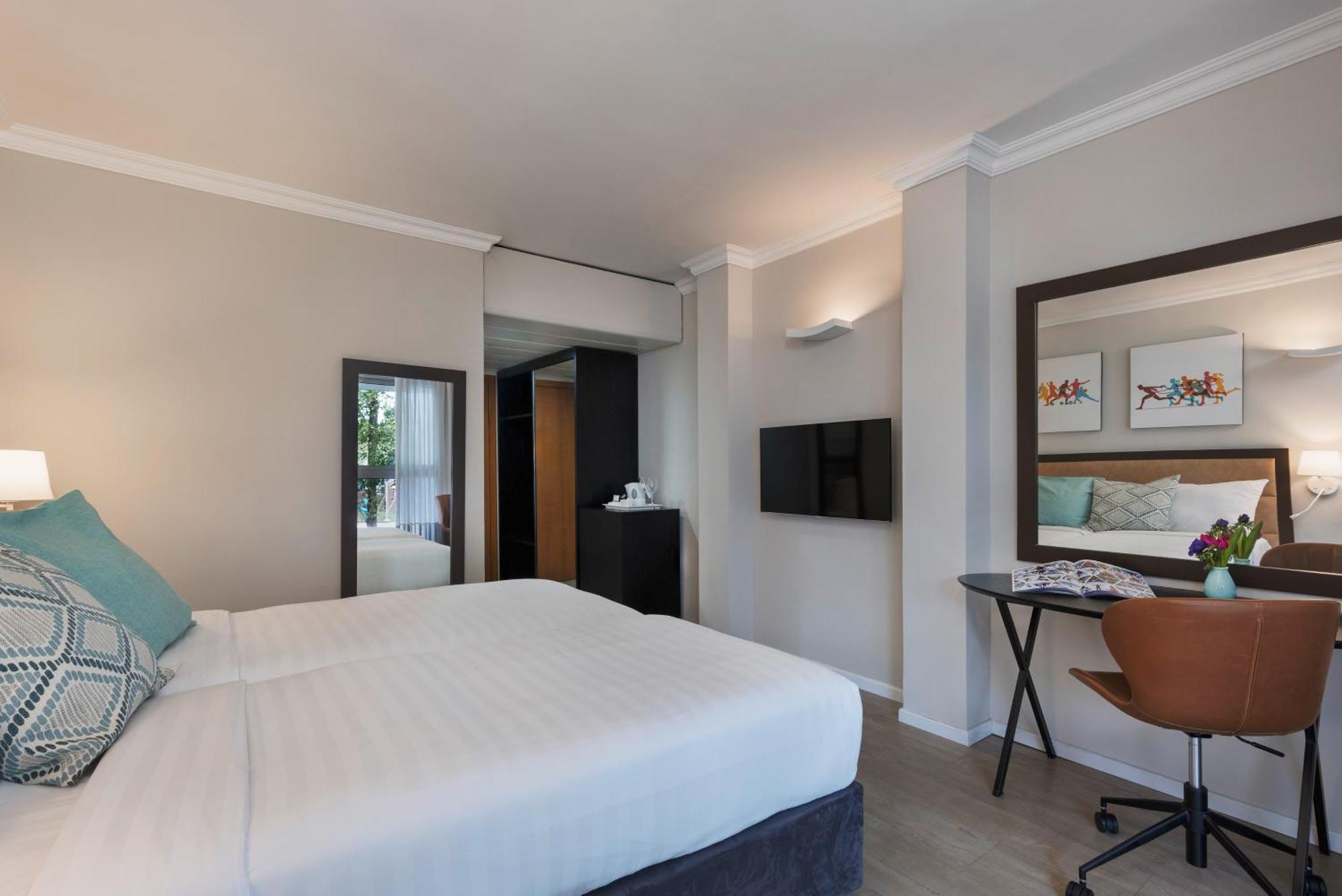 Kfar Maccabiah Business & Sport Hotel Рамат-Ган Экстерьер фото